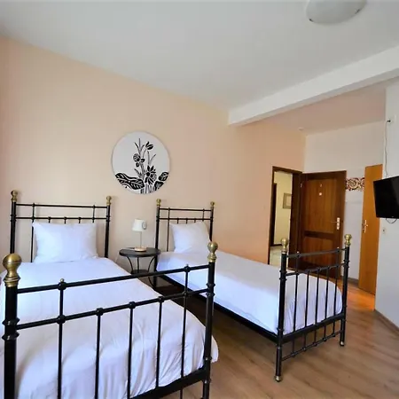 Hotel Gasthaus Uedersdorf 3*