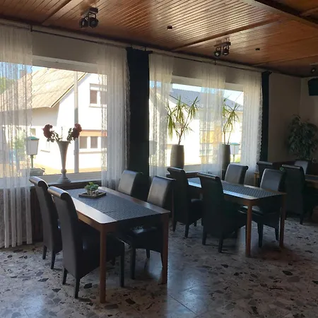 Gasthaus Uedersdorf فندق